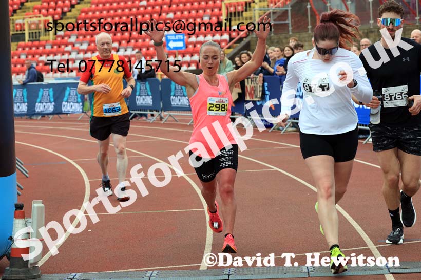 Gateshead Marathon, 2024 Gateshead Marathon, Half Marathon and 10k, Gateshead Stadium.  Photo: David T. Hewitson/Sports for All Pics